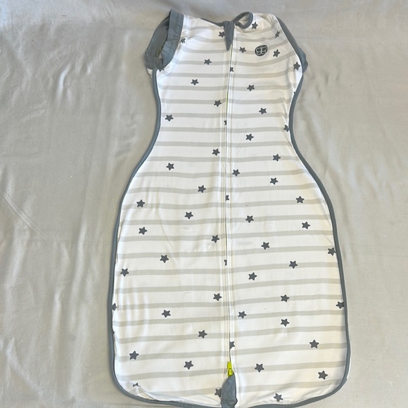 BbLuv - Gray and White Sleep Sack Pajamas with Zipper Closure - Picture 1 of 7